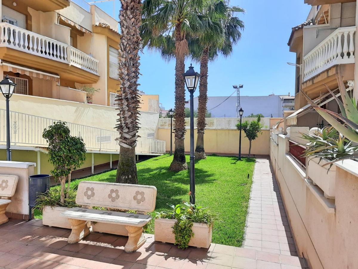Apartamento Playero Con Vistas A La Montana Castell de Ferro Luaran gambar